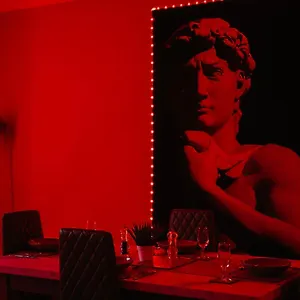 Roman Penthouse- City Skyline Views, 4k Tvs, 5g Wifi And More! Apartment