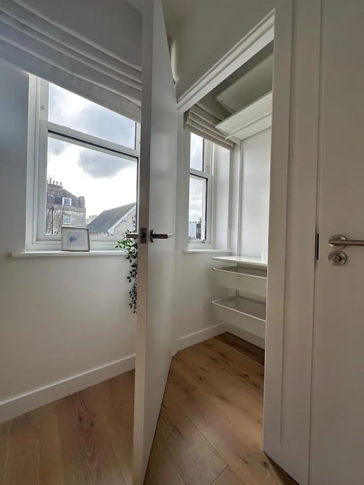 Contemporary Pied A Terre In The Heart Of Bath Apartment 0*,